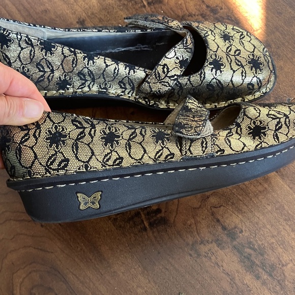 Alegria Paloma Mary jane shoes Black Embossed Floral Design size 40 - Picture 3 of 8